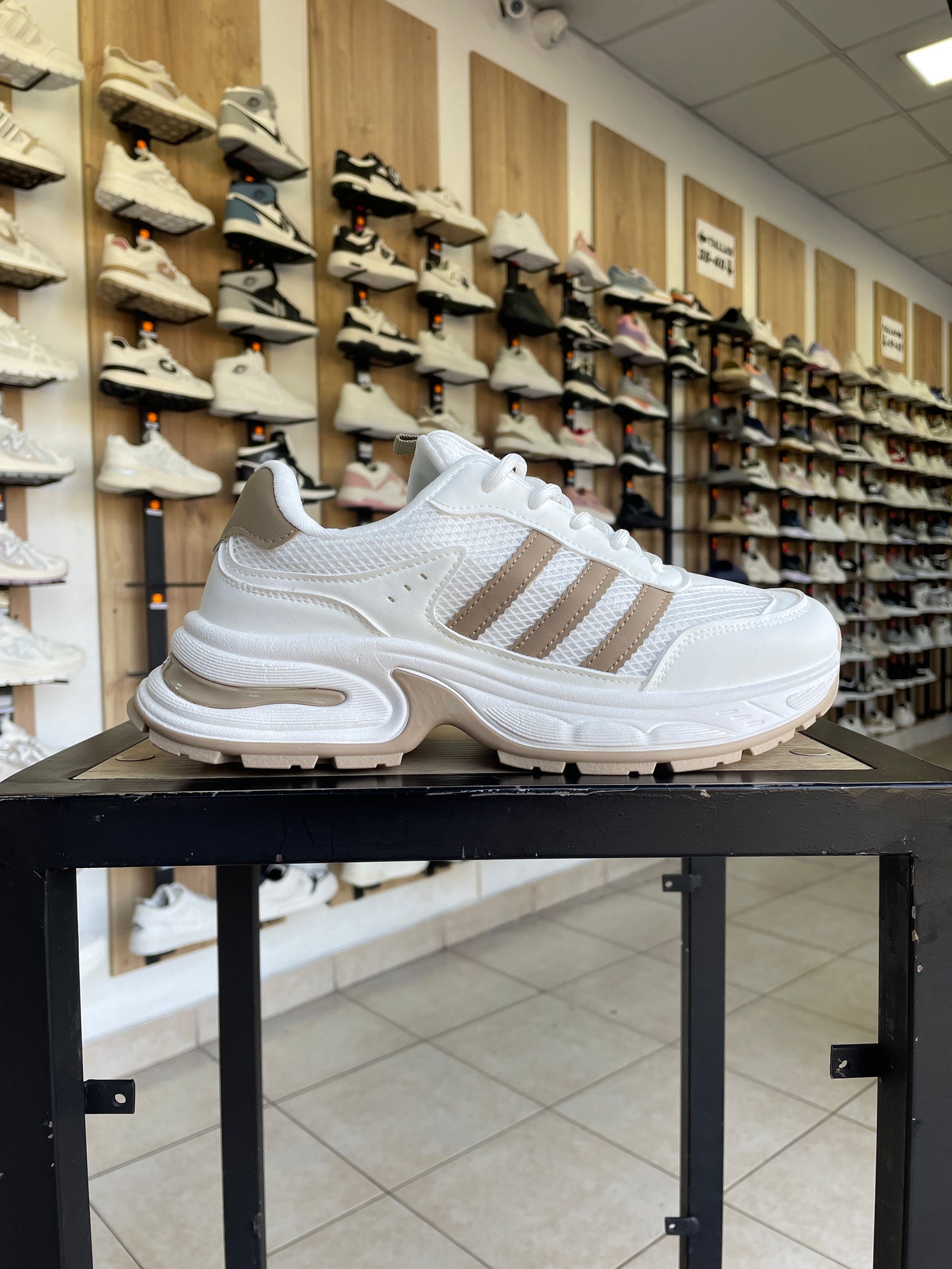 ZAPATILLA TRI BEIGE