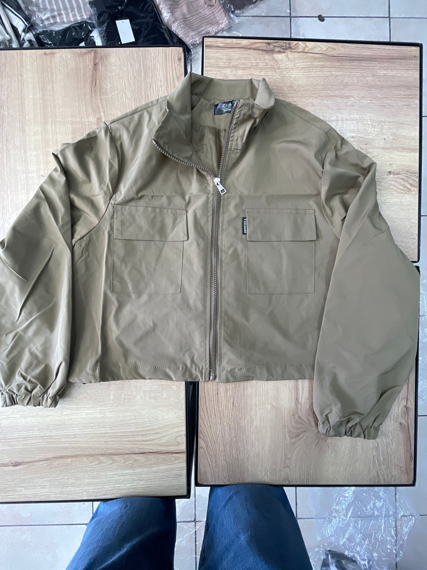 CROP CHOMPA TS BEIGE