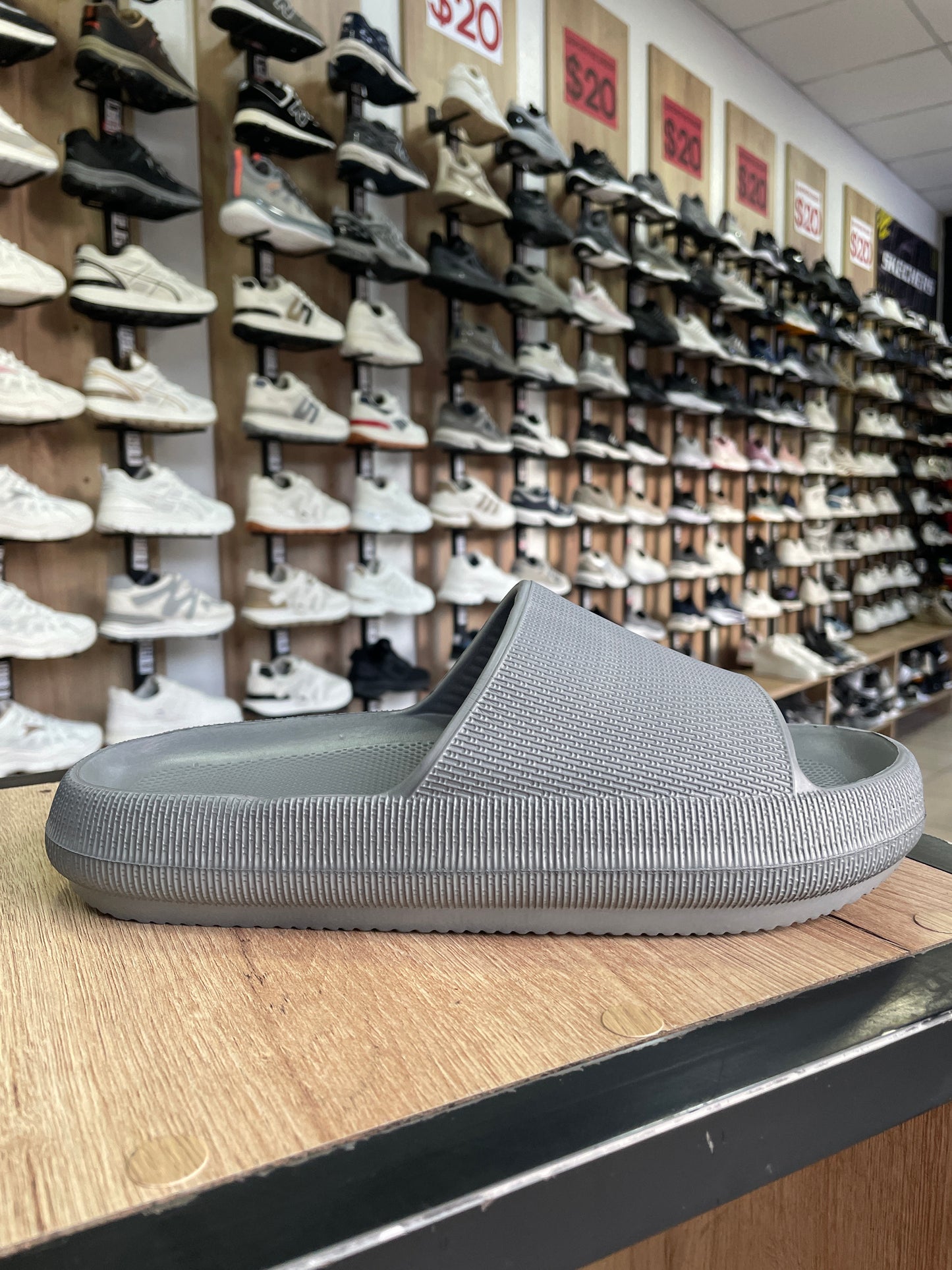 SANDALIA LLANA GRIS
